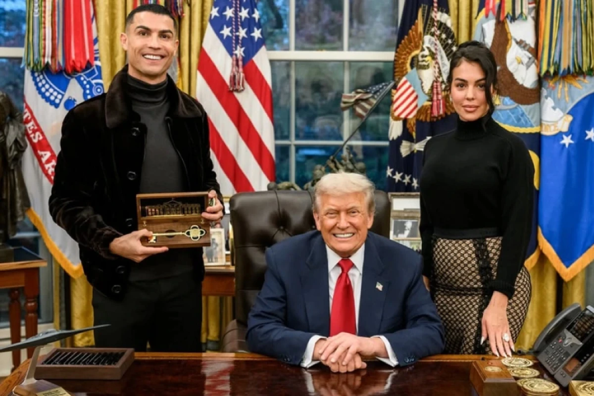 [[Ronaldo]] Ağ Evdə Donald Trampla görüşdü