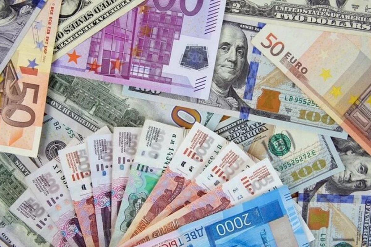 Avro ucuzlaşdı, [[rubl bahalaşdı]]