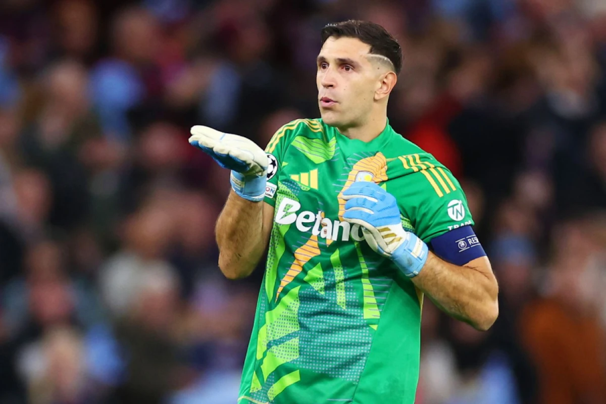 [["Tottenhem" Emiliano Martinezi]] transfer etmək niyyətindədir