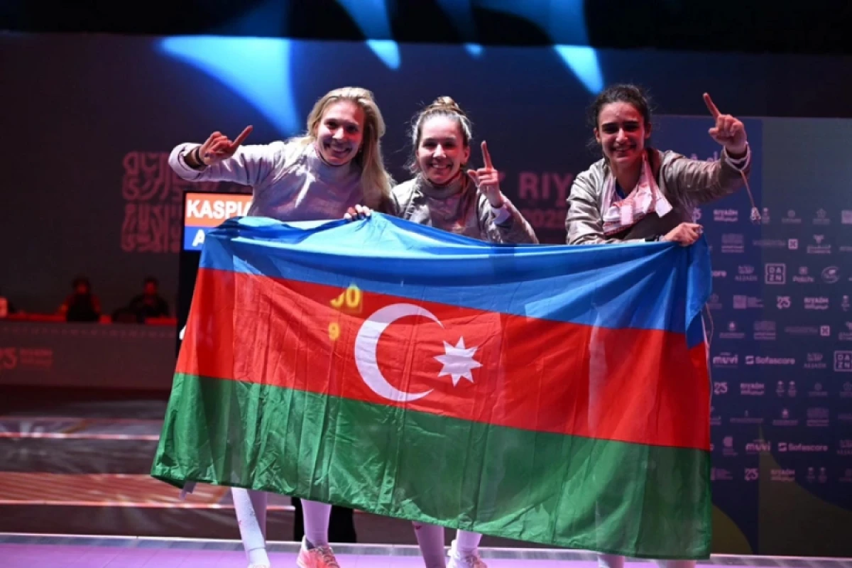 Qılıncoynadanlarımız [[bürünc mükafat əldə etdilər]]