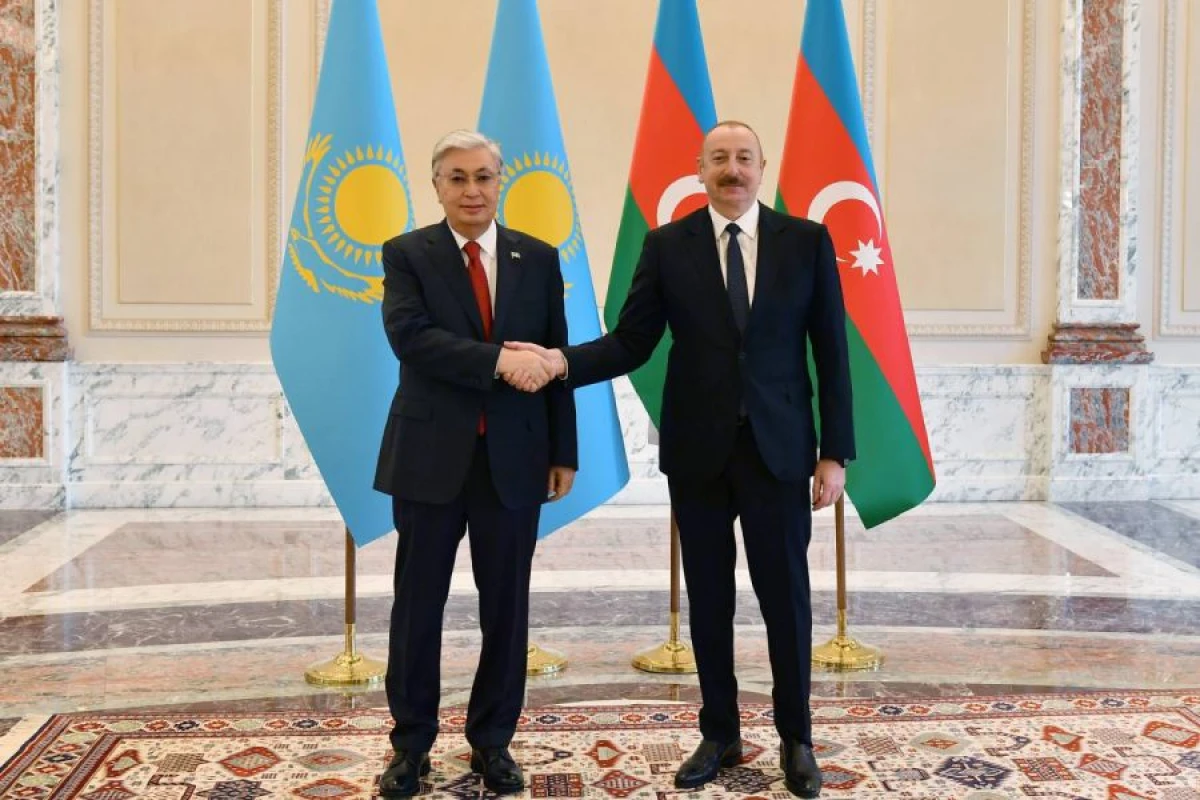 Tokayev İlham Əliyevə [[təşəkkür etdi]]
