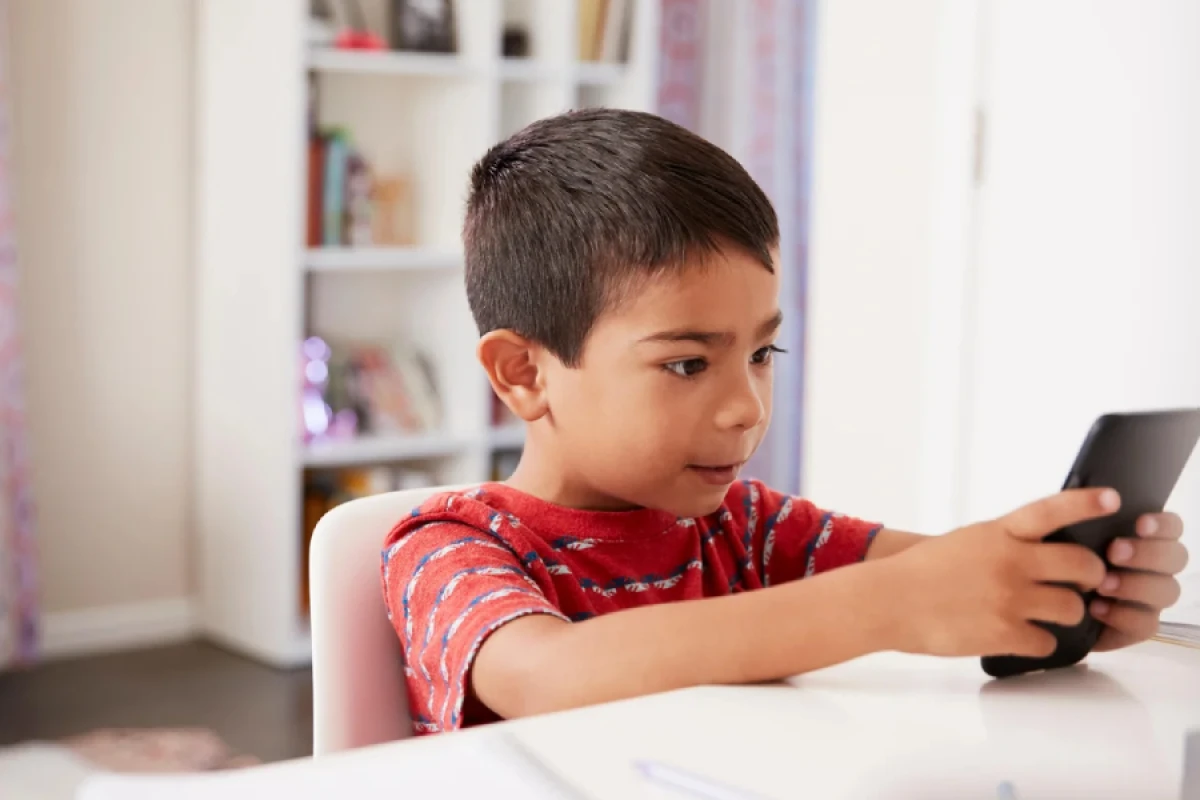 Malayziya 16 yaşdan kiçik uşaqların sosial media hesablarını açmasını qadağan edəcək