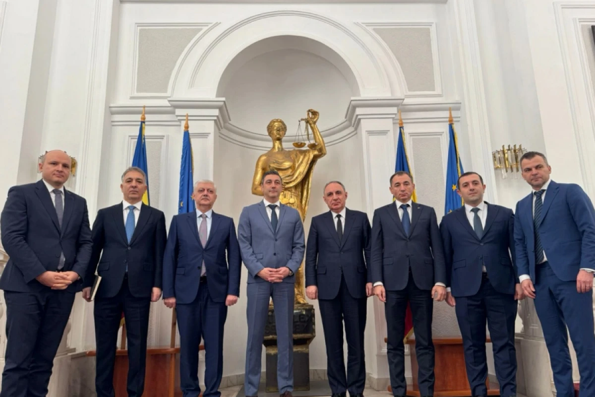 [[Kamran Əliyev]] Rumıniyanın Baş prokurorunu Azərbaycana səfərə dəvət etdi