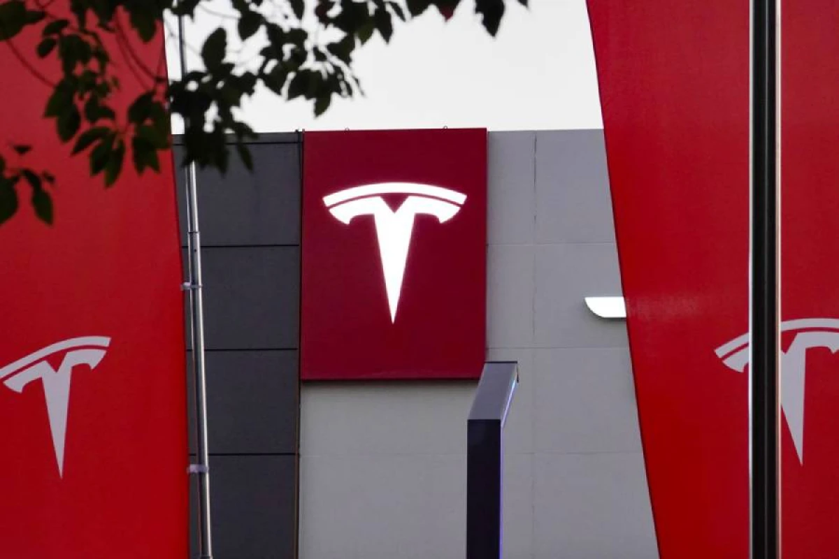 Teslanın  satışları [[kəskin azaldı]]