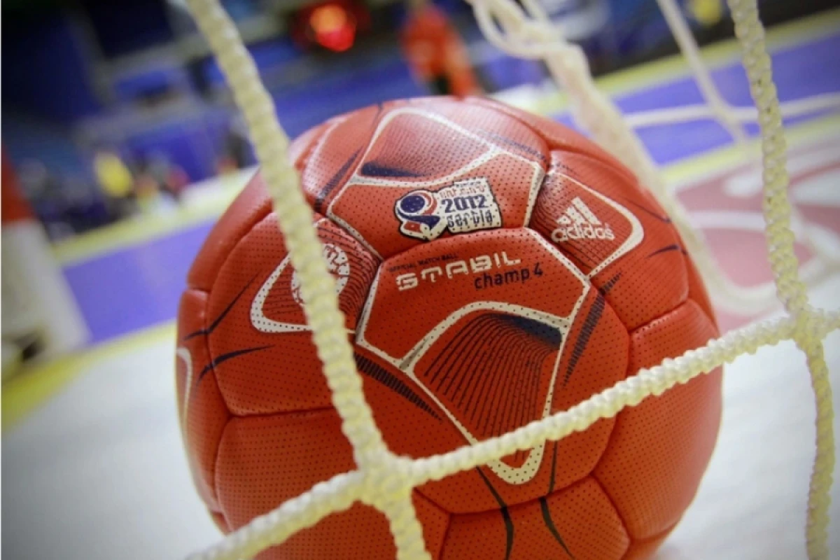 Həndbol millimiz beynəlxalq turnirdəki [[ilk oyununda uduzdu]]