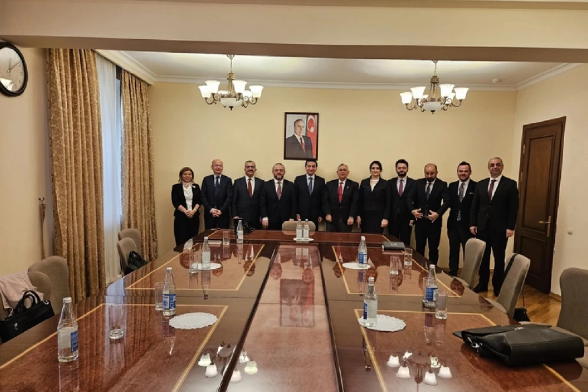 [[Hikmət Hacıyev]] Türkiyə nümayəndə heyəti ilə görüşdü