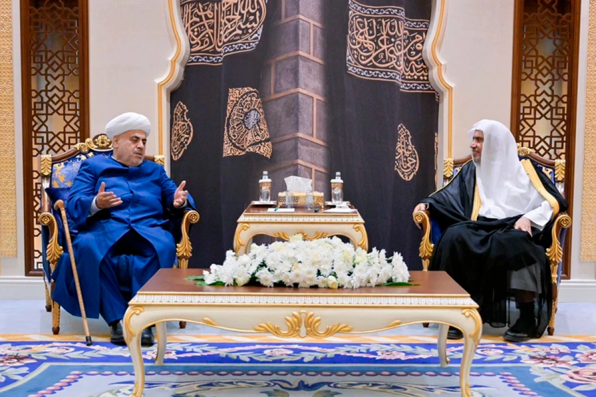 [[Allahşükür Paşazadə]] Məhəmməd bin Əbdülkərim Əl-İsanı Azərbaycana dəvət etdi