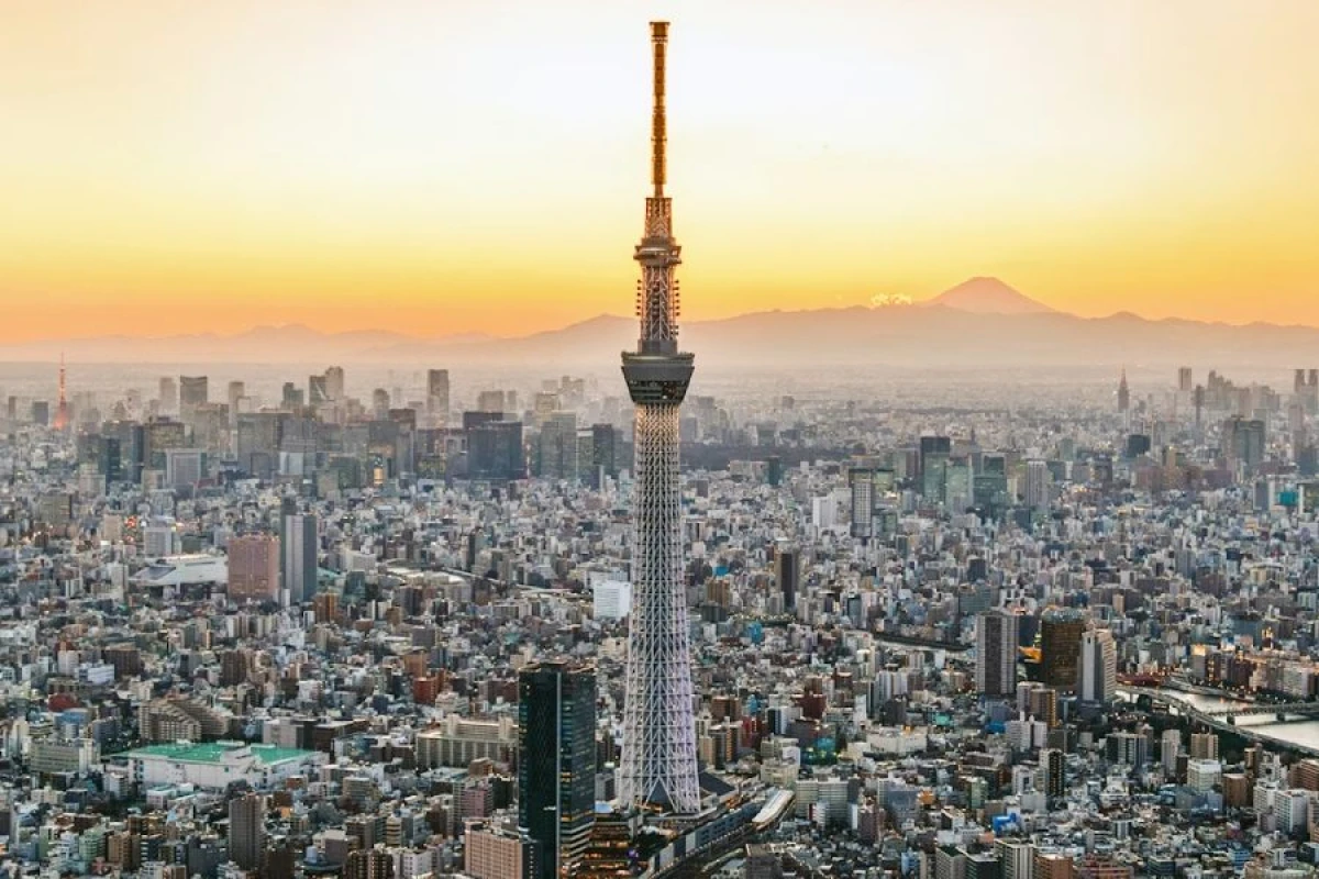 Dünyanın ən hündür [[on televiziya qülləsi]]