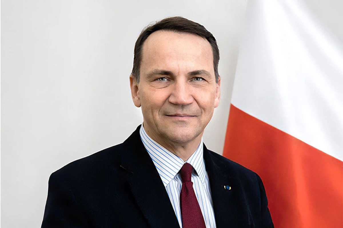 [[Sikorski:]] "Navrotskinin vetosu ölkəni iflic vəziyyətinə salacaq"