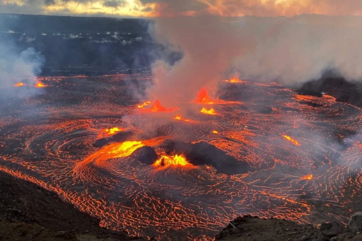 İndoneziyada [[vulkan partladı]]