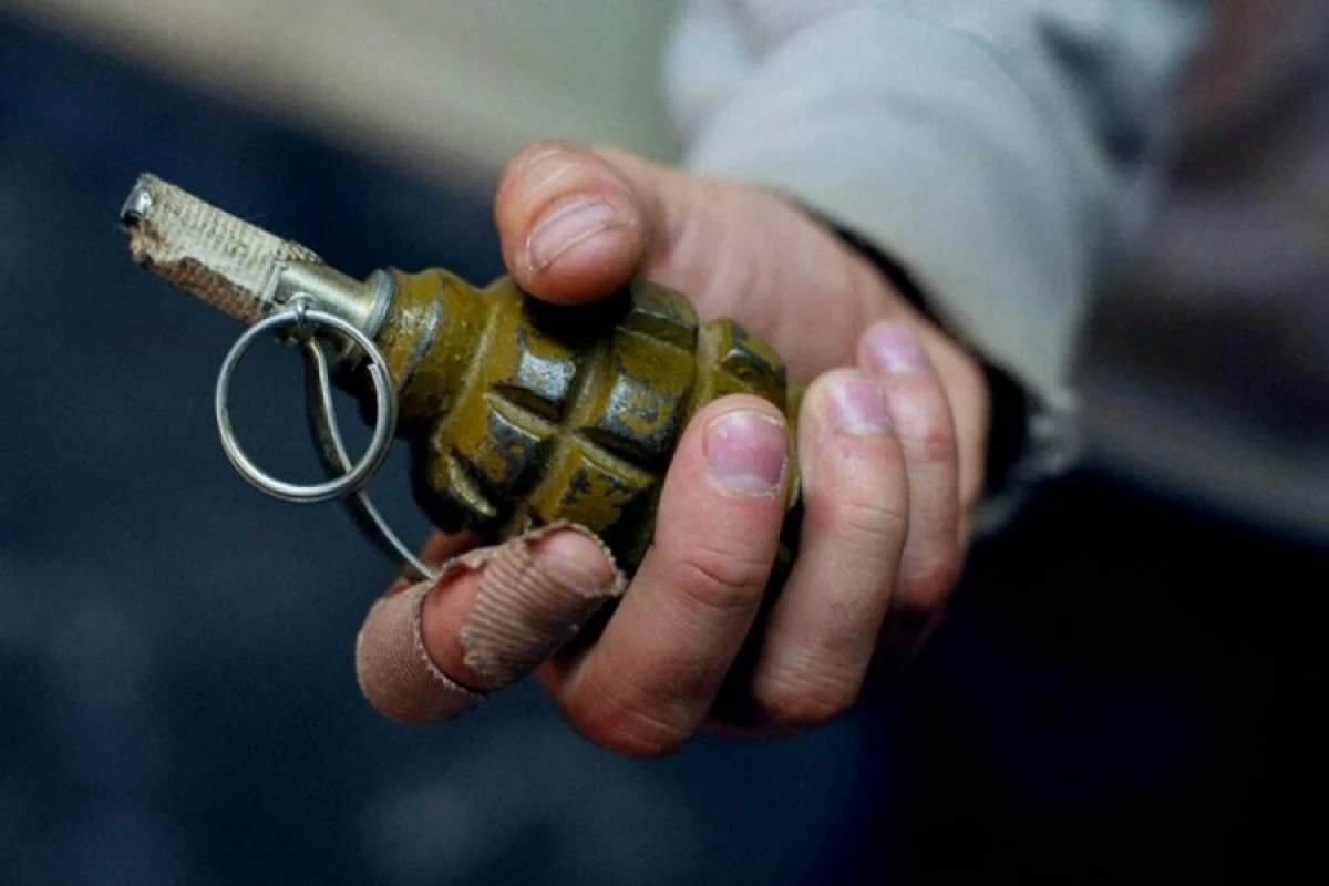 7 mindən çox patron, 8 qumbara [[aşkar edilərək götürüldü]]