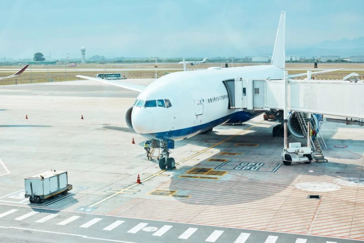 Beynəlxalq uçuşlara [[tələbat artdı]]