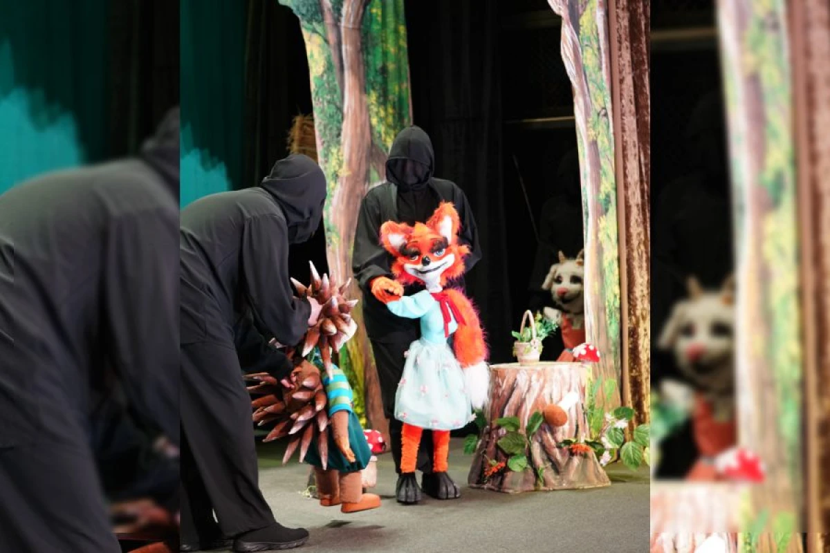 Kukla Teatrının [[“Sevgiyə açılan qapı”ları]]