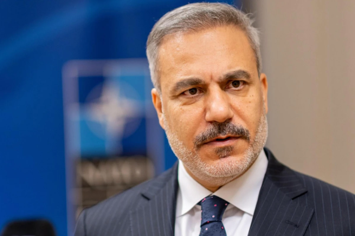 NATO-nun iclasında əsas müzakirə mövzusu [[Rusiya və Ukrayna]] arasında sülh sazişi idi