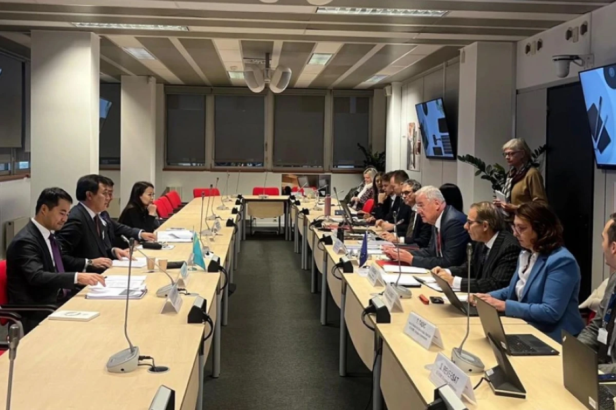 [[Qazaxıstan və Aİ]] vizaları sadələşdirəcək