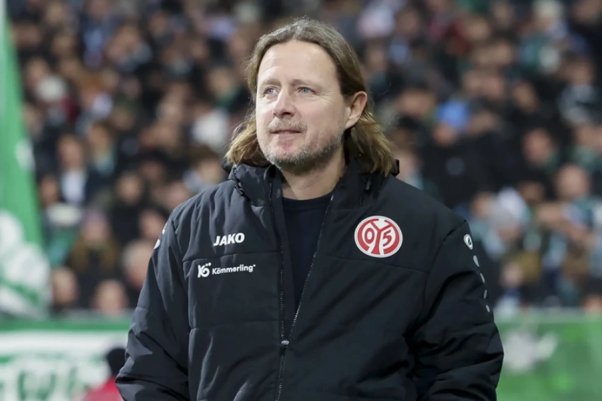 [[Bundesliqa]] klubu baş məşqçisi ilə yollarını ayırdı