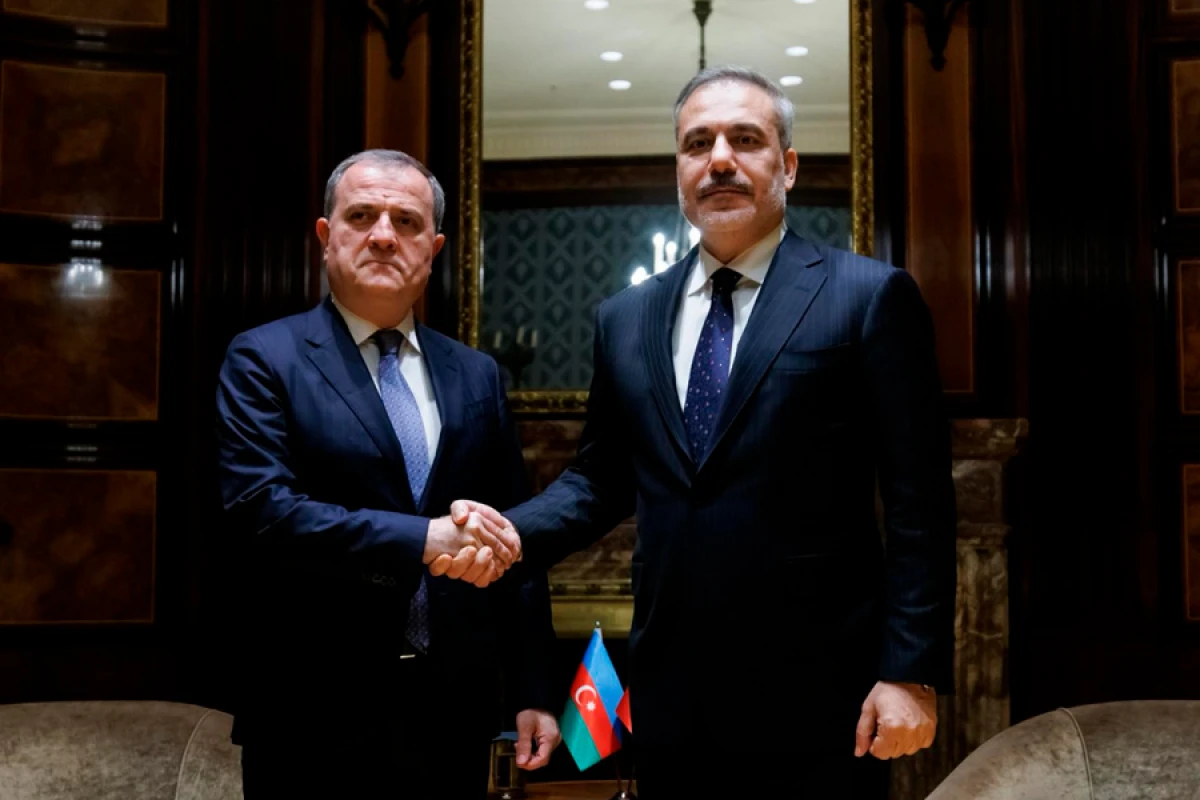 [[Ceyhun Bayramov]] Hakan Fidanla görüşdü