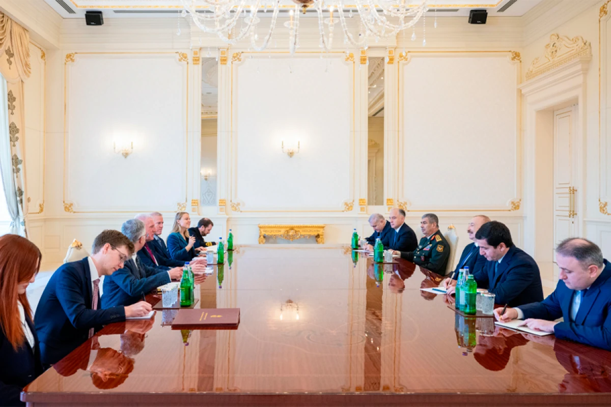 [[Prezident İlham Əliyev]] Birləşmiş Krallığın müdafiə üzrə dövlət nazirini qəbul etdi