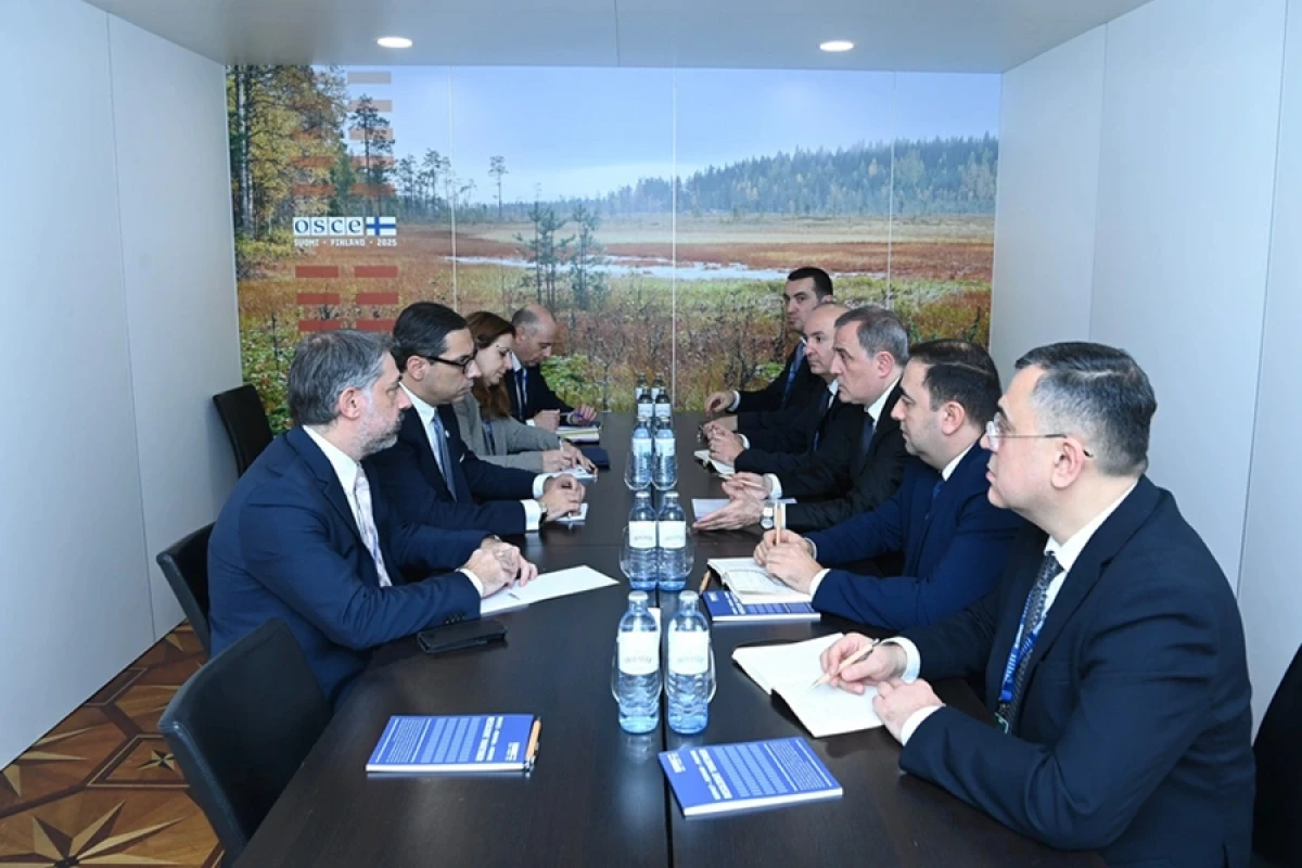 [[Azərbaycan və Kipr XİN]] başçıları regional vəziyyəti müzakirə etdi