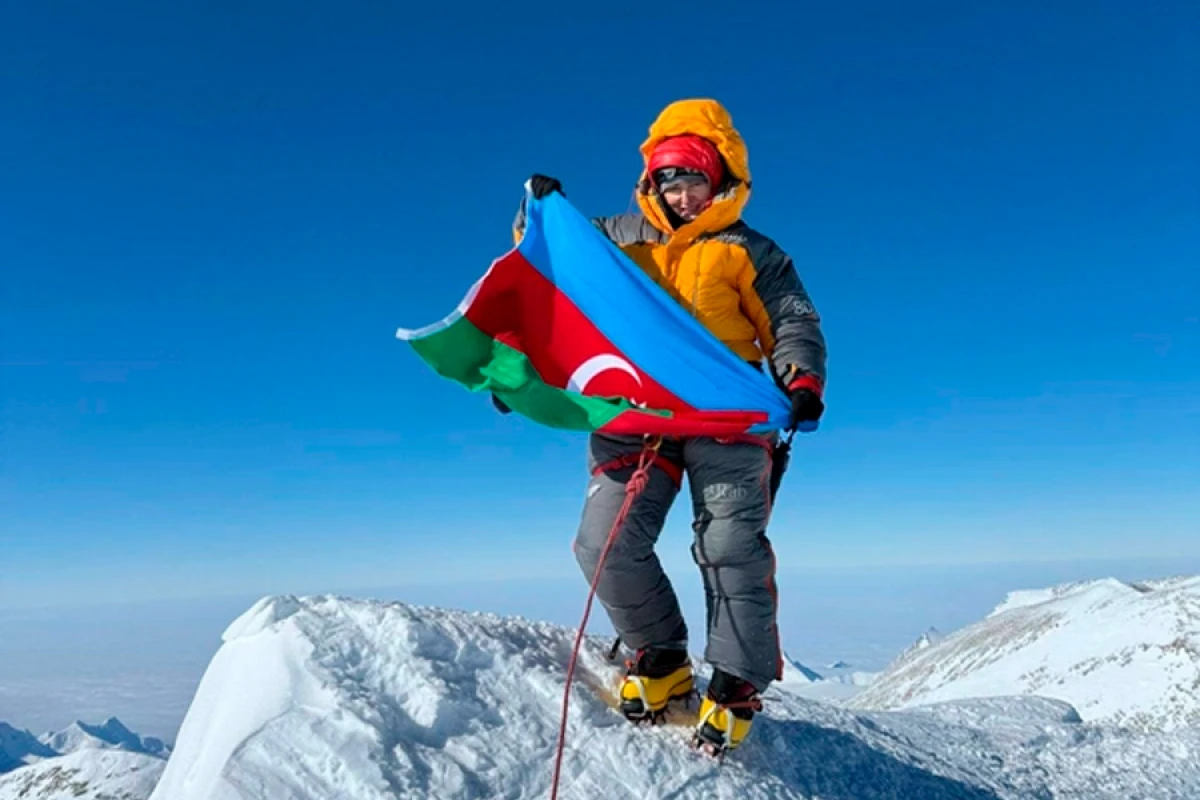 [[“Yeddi zirvə”yə doğru inamlı addım:]] Aslanova daha bir rekorda imza atdı
