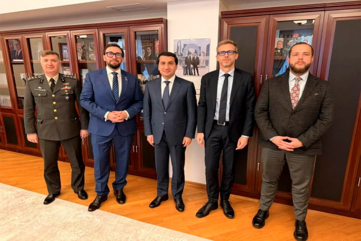 [[Hikmət Hacıyev]] Aleksandr Vinnikov ilə görüşdü