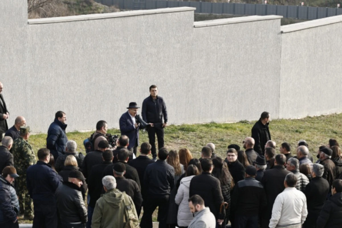 [["Heç bir qorxum yoxdur" -]] Paşinyan Azərbaycanla sərhəddə