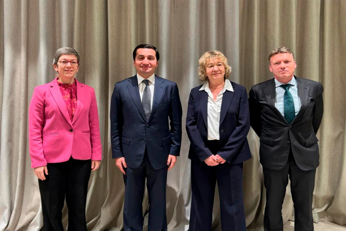 [[Hikmət Hacıyev]] Benilüks ölkələri XİN-lərinin siyasi direktorları ilə görüşdü