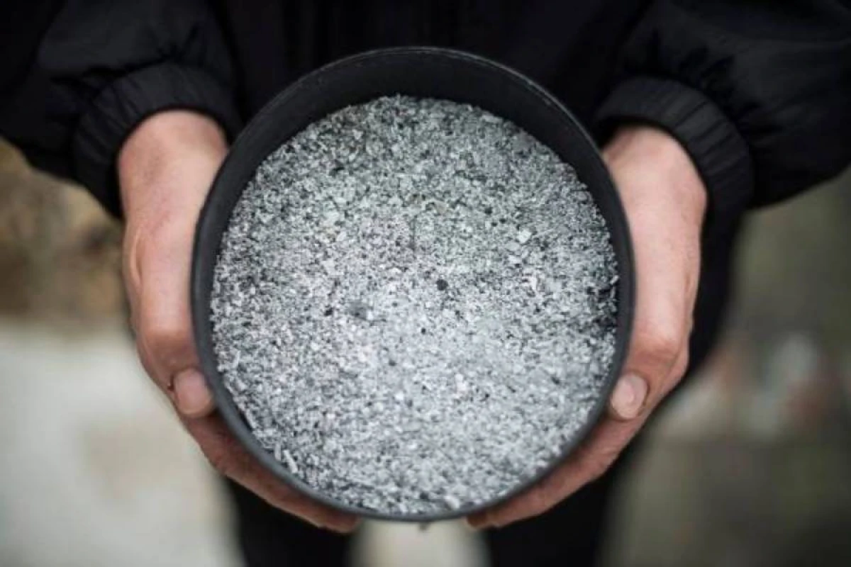 Qadın [[ərinin külünü]] stratosferə göndərdi