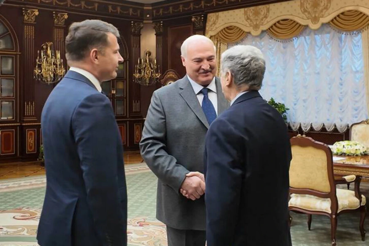 Lukaşenko Trampın komandası ilə [[görüşdü]]