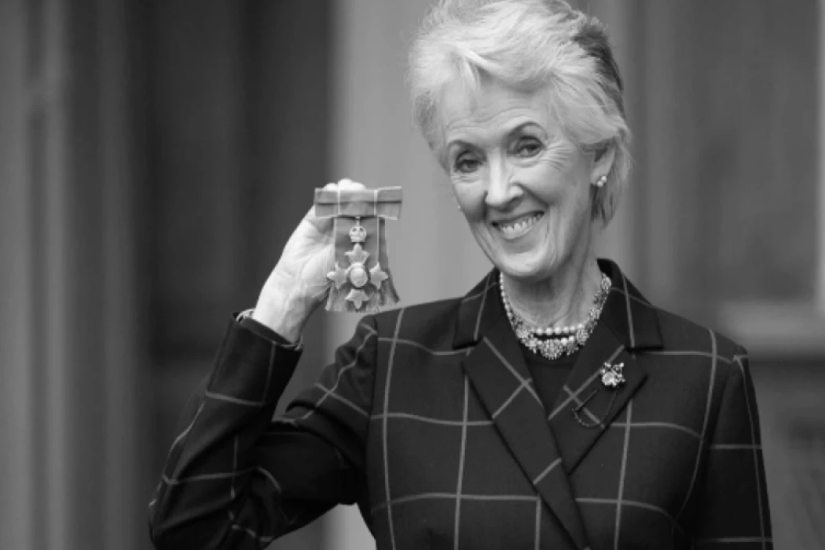 Britaniyalı yazıçı [[vəfat etdi]]