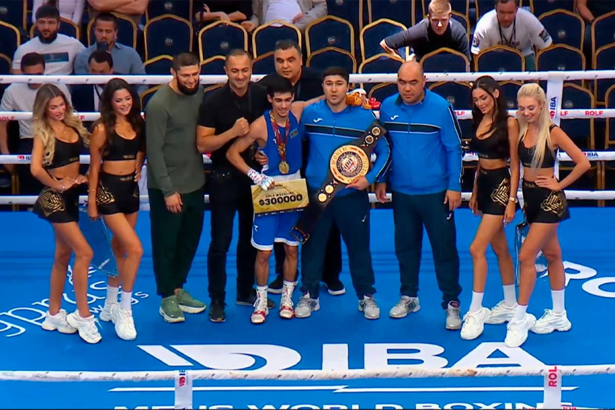 Boksçumuz [[dünya çempionu titulunu]] qazandı