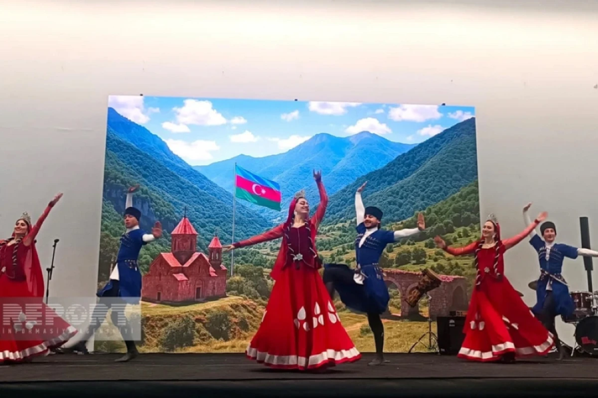 [[Azərbaycan]] Ankarada 3-cü Dünya Mədəniyyətləri Festivalında təmsil olundu