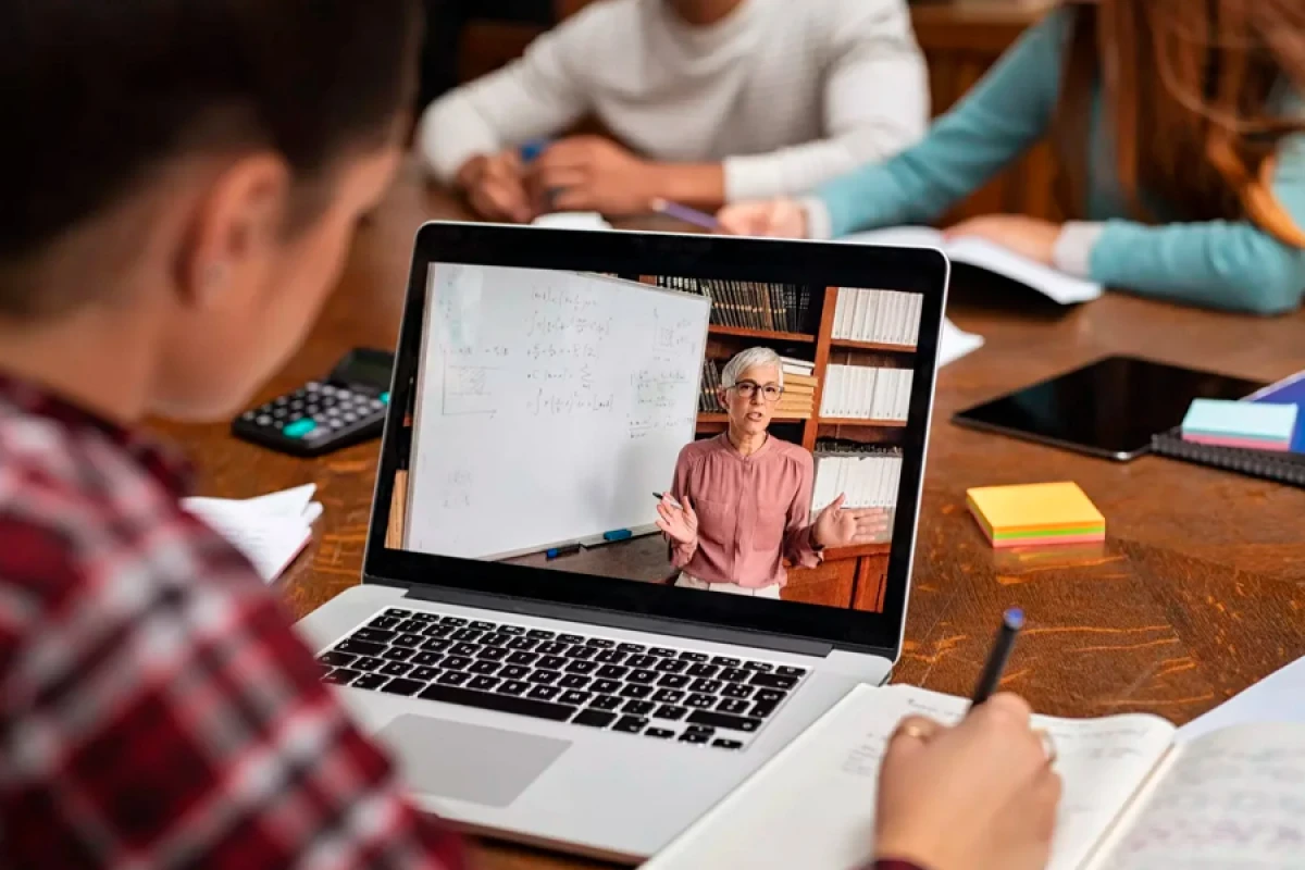 [[Təhsildə yeni mərhələ:]] Distant model tətbiq olunacaq