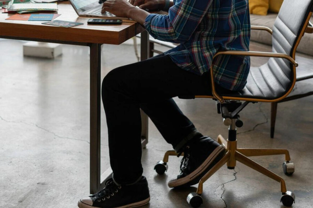 [[Uzun müddət oturmaq]] yaşlılarda xroniki xəstəlik riskini artırır