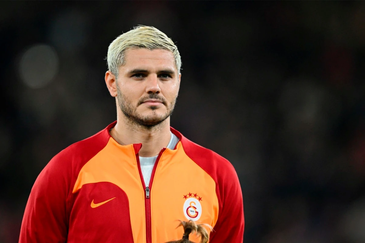 [[Kapitan qalır:]] “Qalatasaray” İkardi xəbərlərinə son verdi