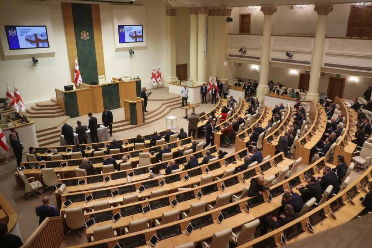 Gürcüstan Parlamenti [[Cənubi Osetiya administrasiyasını]] ləğv etdi