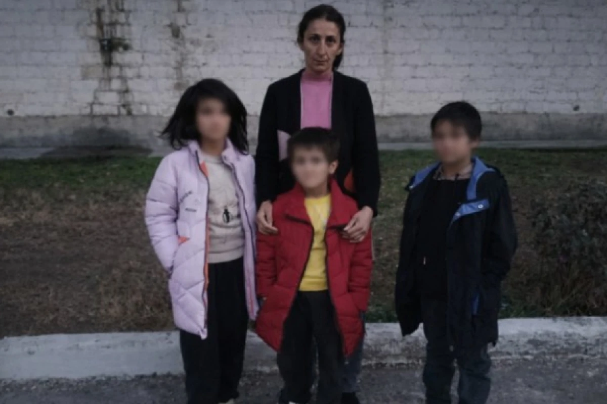 [[Üç uşağın atası]] tərəfindən döyüldüyü iddia edilir