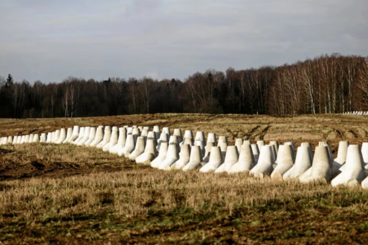 [[Polşa Rusiya və Belarusla]] sərhədini minalayacaq