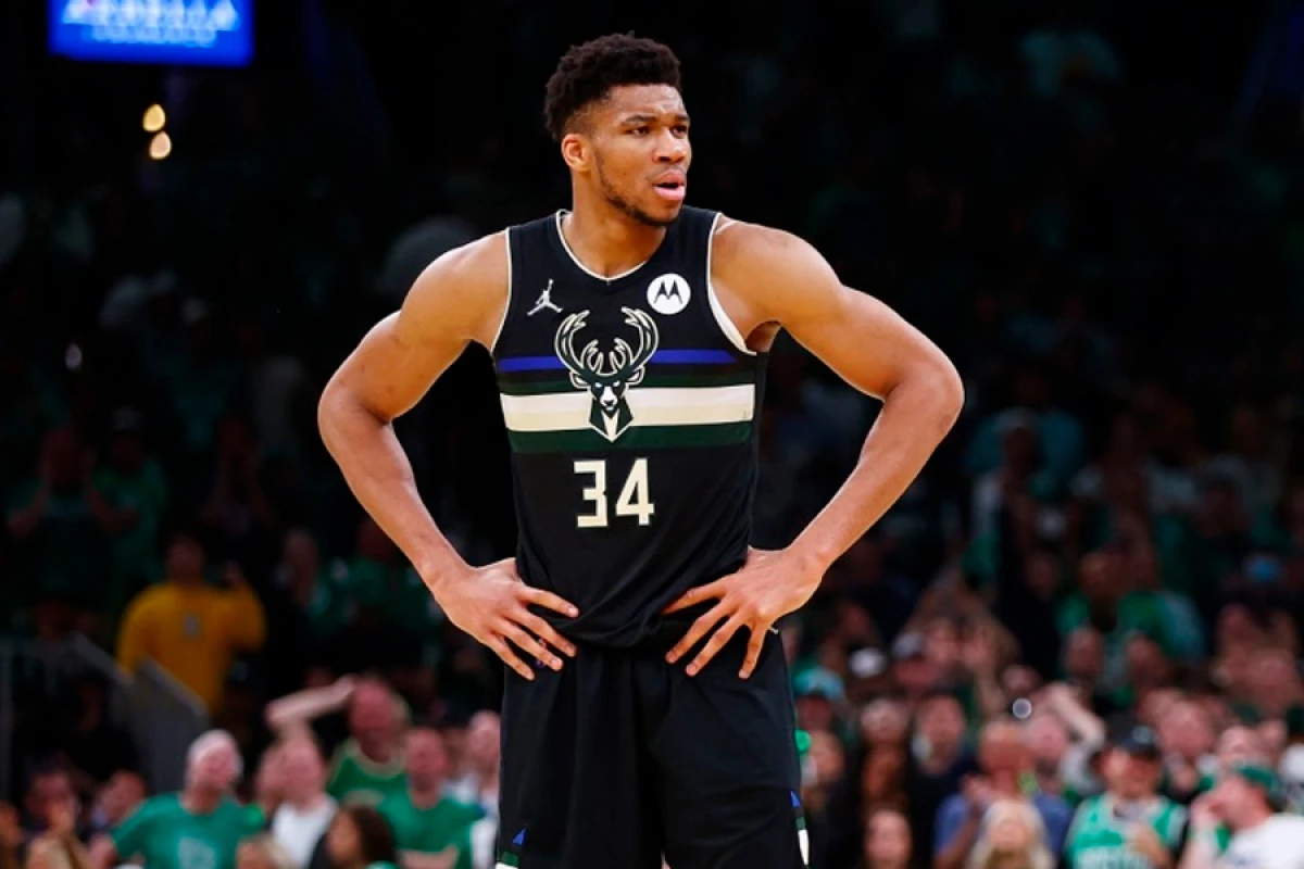 Adetokunbo [[söz-söhbətlərə]] nöqtə qoydu