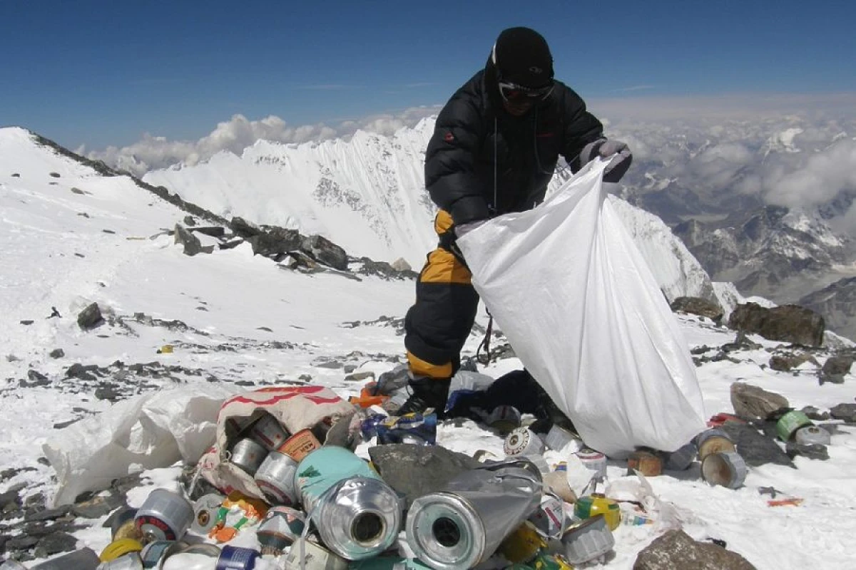 Nepal Everest dağının təmizlənməsi üçün [[beş illik plan başlayır]]