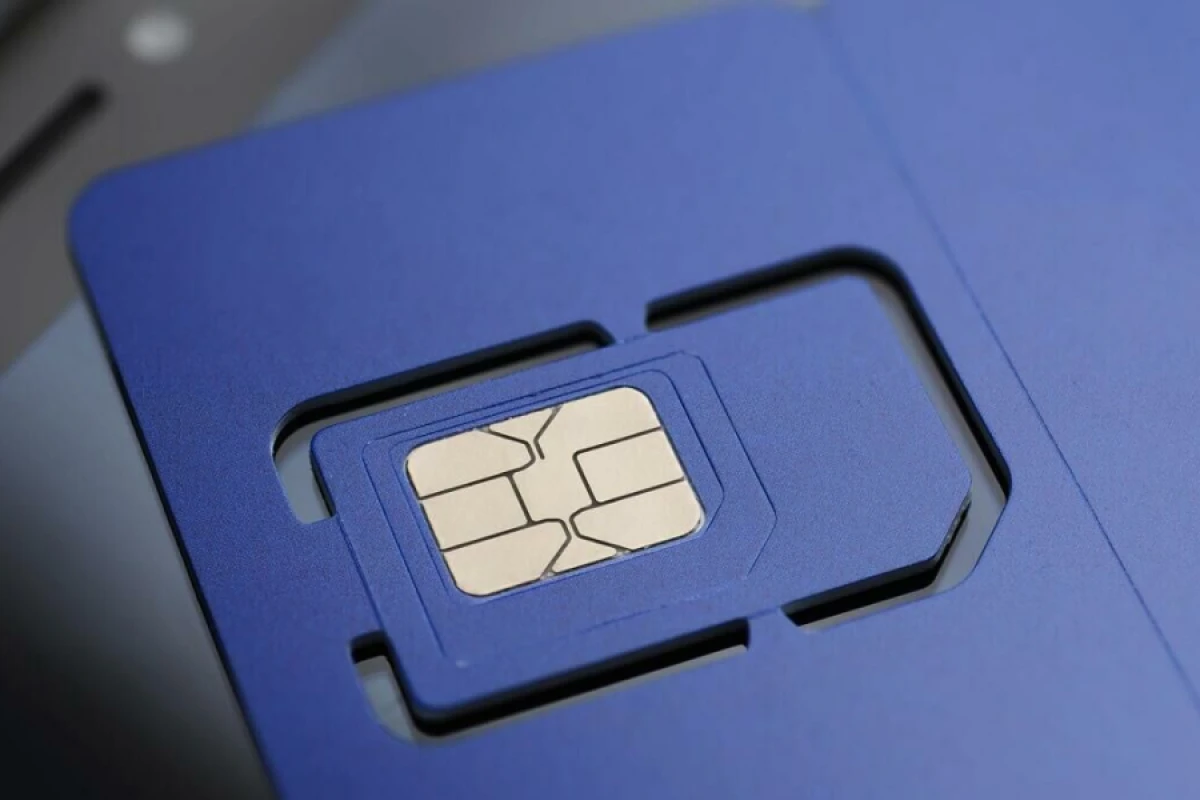 Bu mobil operator [[fəaliyyətini dayandırdı]]