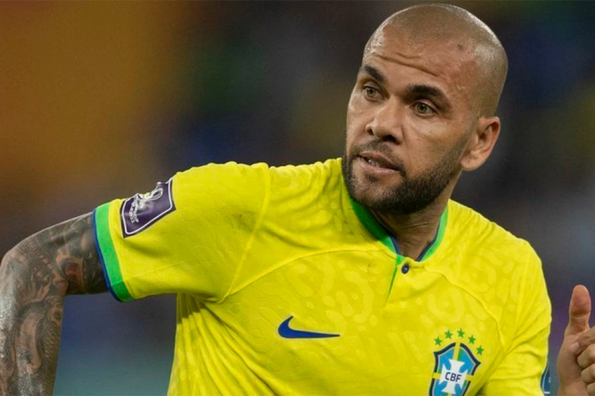 Əfsanəvi müdafiəçi [[yeni layihə ilə]] futbola qayıtmaq niyyətindədir