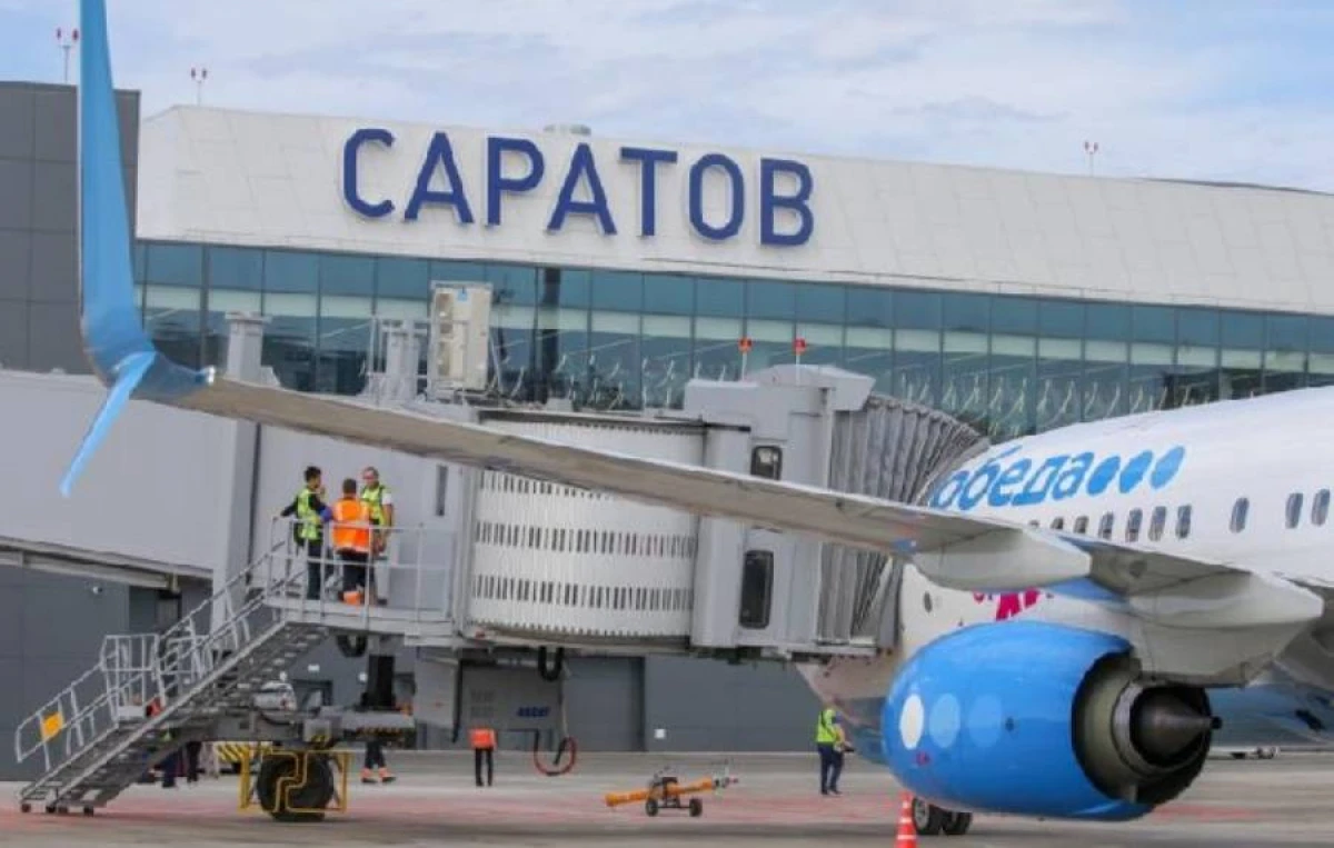 [["Saratov" hava limanı]] fəaliyyətini dayandırdı