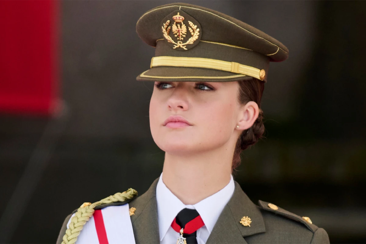 İspaniya şahzadəsi [[kral ailəsi ənənəsini]] pozdu