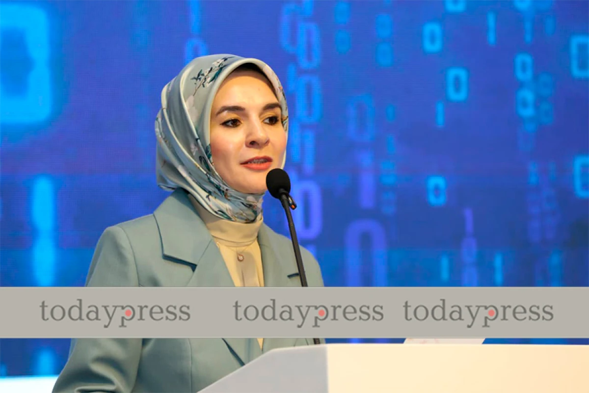 [[Türkiyəli nazir:]] “Rəqəmsallaşma prosesində ailənin dəstəklənməsi prioritetdir”