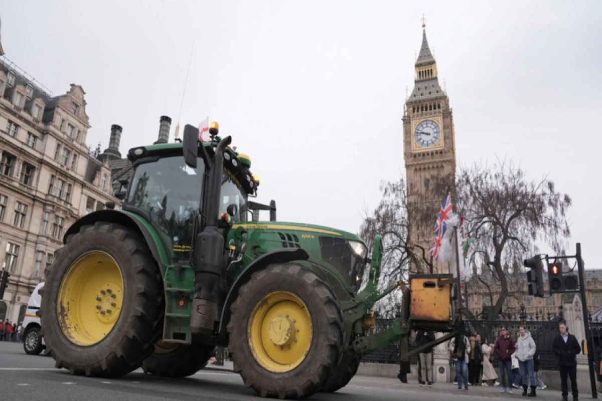 Britaniya fermerlər üçün vergi [[qaydalarını yumşaltdı]]
