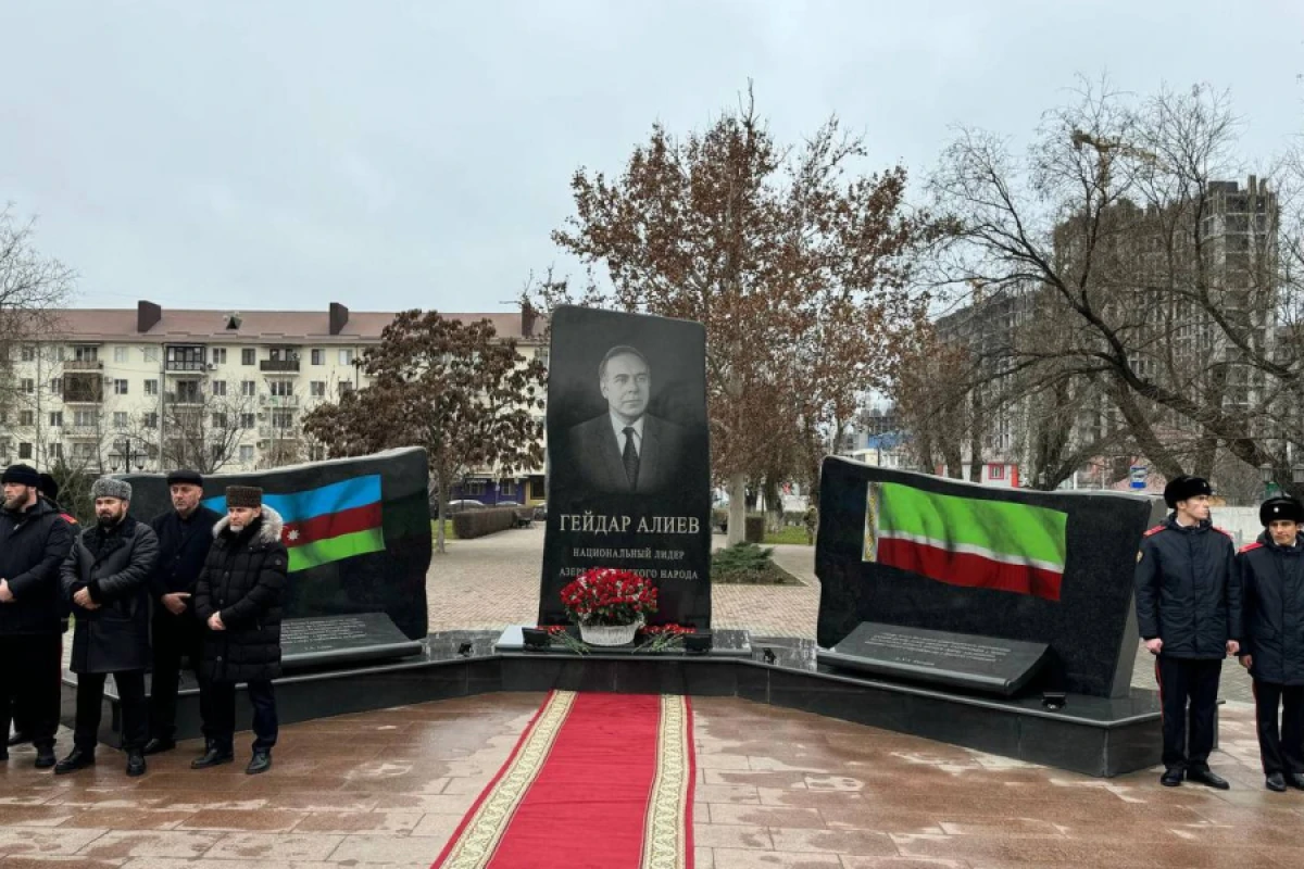 [[Qroznıda]] qəzaya uğrayan təyyarəyə memorial ucaldıldı