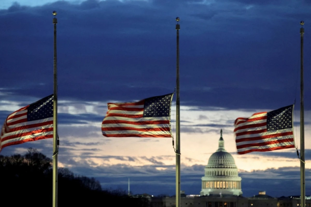 [[Amerikalıların]] bu ölkəyə girişi qadağan edildi