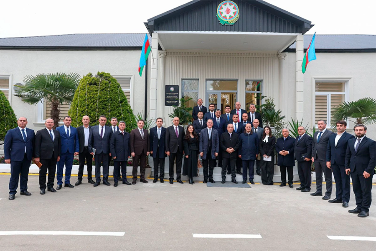 ADSEA sədri [[yeni inzibati bina ilə]] tanış oldu