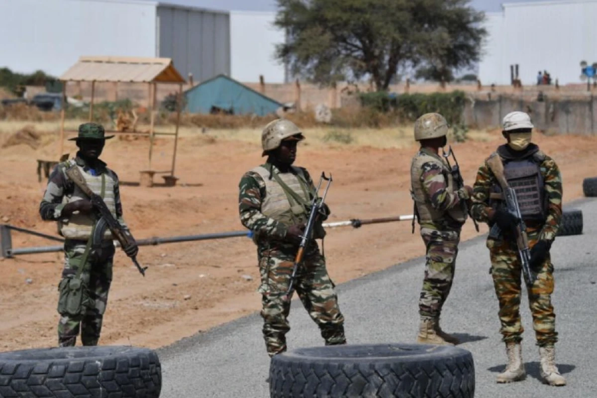 Nigerdə ümumi səfərbərlik haqqında [[fərman layihəsi təsdiqləndi]]